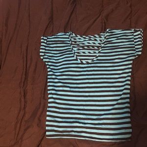 LEI causal, super cute top. Cute back! Size M.